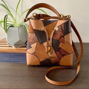 Michael kors crossbody bucket bag